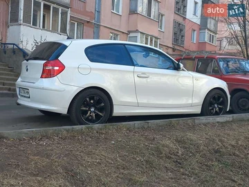Авто BMW 1 Series 2008 № 8068953