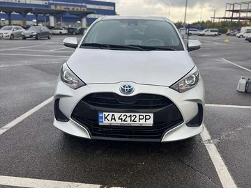 Авто Toyota Yaris 2021 № 8069313