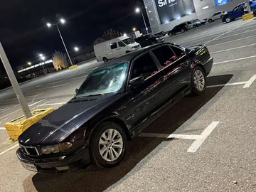 Авто BMW 7 Series 2000 № 8069337