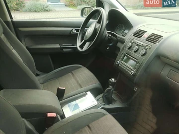 Авто Volkswagen Touran 2006 № 8069525