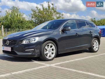 Авто Volvo V60 2014 № 8071172
