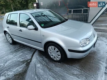 Авто Volkswagen Golf 2000 № 8071398