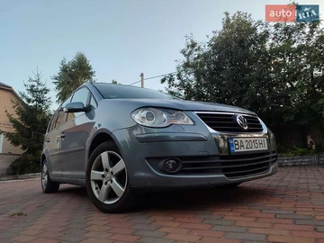 Авто Volkswagen Touran 2007 № 8073529