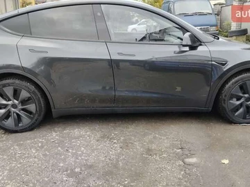 Авто Tesla Model Y 2024 № 8074247