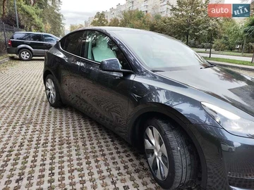 Авто Tesla Model Y 2024 № 8074269