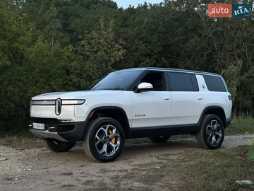 Авто Rivian R1S 2024 № 8074300
