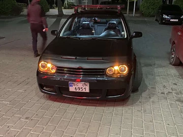Авто Volkswagen Golf 1999 № 8074504