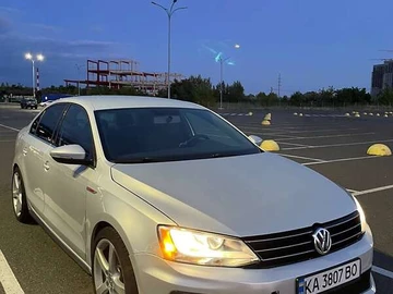 Авто Volkswagen Jetta 2011 № 8074939