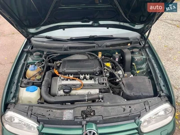 Авто Volkswagen Golf 2000 № 8074996