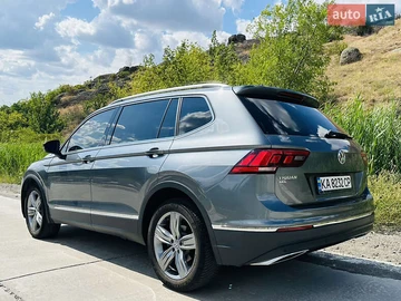Авто Volkswagen Tiguan 2018 № 8075105