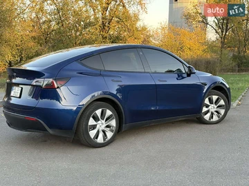 Авто Tesla Model Y 2022 № 8075286