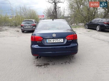 Авто Volkswagen Jetta 2013 № 8075642