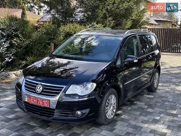 Авто Volkswagen Touran 2009 № 8076210