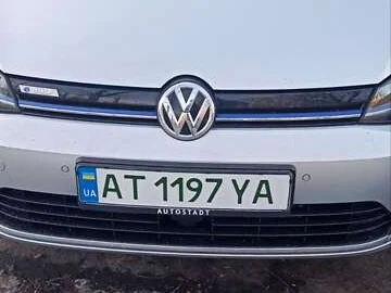 Авто Volkswagen E-Golf 2020 № 8076269