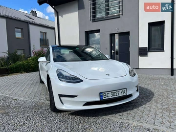Авто Tesla Model 3 2019 № 8076281