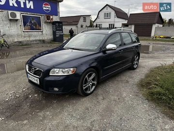Авто Volvo V50 2012 № 8076603