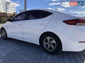 Авто Hyundai Avante 2017 № 8076987