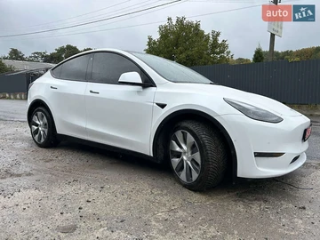 Авто Tesla Model Y 2022 № 8078102