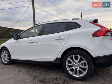 Авто Volvo V40 Cross Country 2016 № 8079178