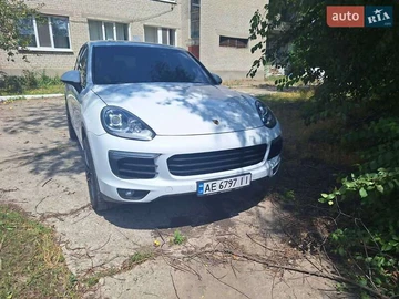 Авто Porsche Cayenne 2014 № 8079330