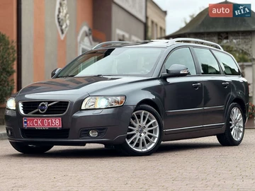 Авто Volvo V50 2012 № 8079943