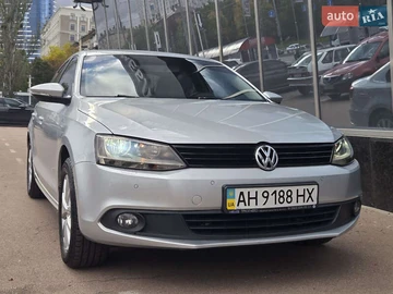 Авто Volkswagen Jetta 2012 № 8079952