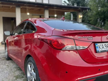 Авто Hyundai Elantra 2012 № 8080040