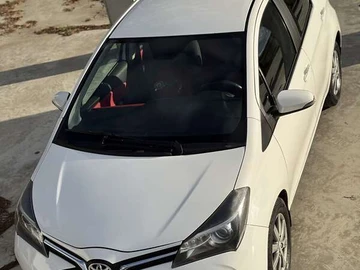 Авто Toyota Yaris 2015 № 8080124