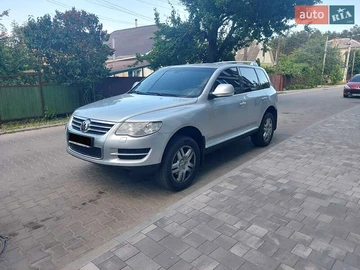 Авто Volkswagen Touareg 2007 № 8080128