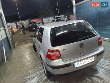 Авто Volkswagen Golf 2002 № 8081198