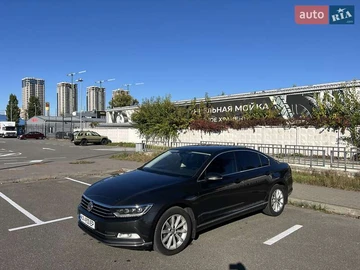 Авто Volkswagen Passat 2018 № 8081539