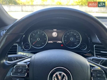 Авто Volkswagen Touareg 2012 № 8082164