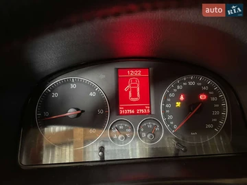 Авто Volkswagen Touran 2005 № 8082504