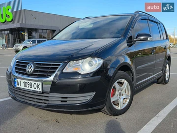 Авто Volkswagen Touran 2008 № 8082673