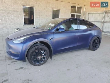 Авто Tesla Model Y 2023 № 8084237