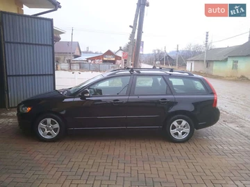 Авто Volvo V50 2011 № 8085009