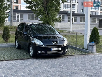 Авто Peugeot 5008 2011 № 8085019