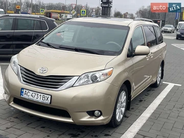 Авто Toyota Sienna 2010 № 8085549