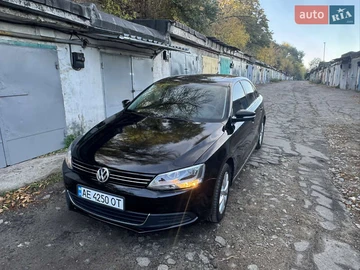 Авто Volkswagen Jetta 2012 № 8086060