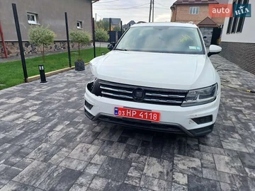Авто Volkswagen Tiguan 2019 № 8086082