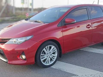 Авто Toyota Auris 2013 № 8086566