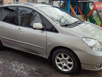 Авто Toyota Corolla Verso 2003 № 8086837