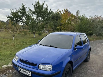 Авто Volkswagen Golf 2000 № 8087544