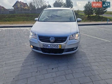 Авто Volkswagen Touran 2010 № 8087706