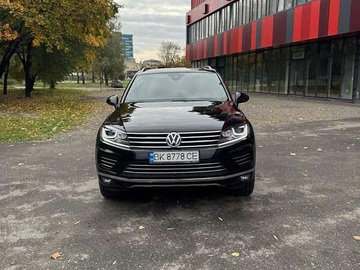 Авто Volkswagen Touareg 2015 № 8089457