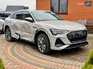 Авто Audi E-Tron 2021 № 8089459