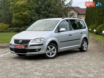 Авто Volkswagen Touran 2009 № 8090156