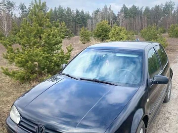 Авто Volkswagen Golf 1999 № 8091252