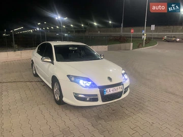 Авто Renault Laguna 2012 № 8091358
