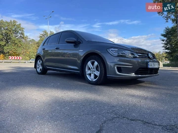 Авто Volkswagen E-Golf 2017 № 8091384